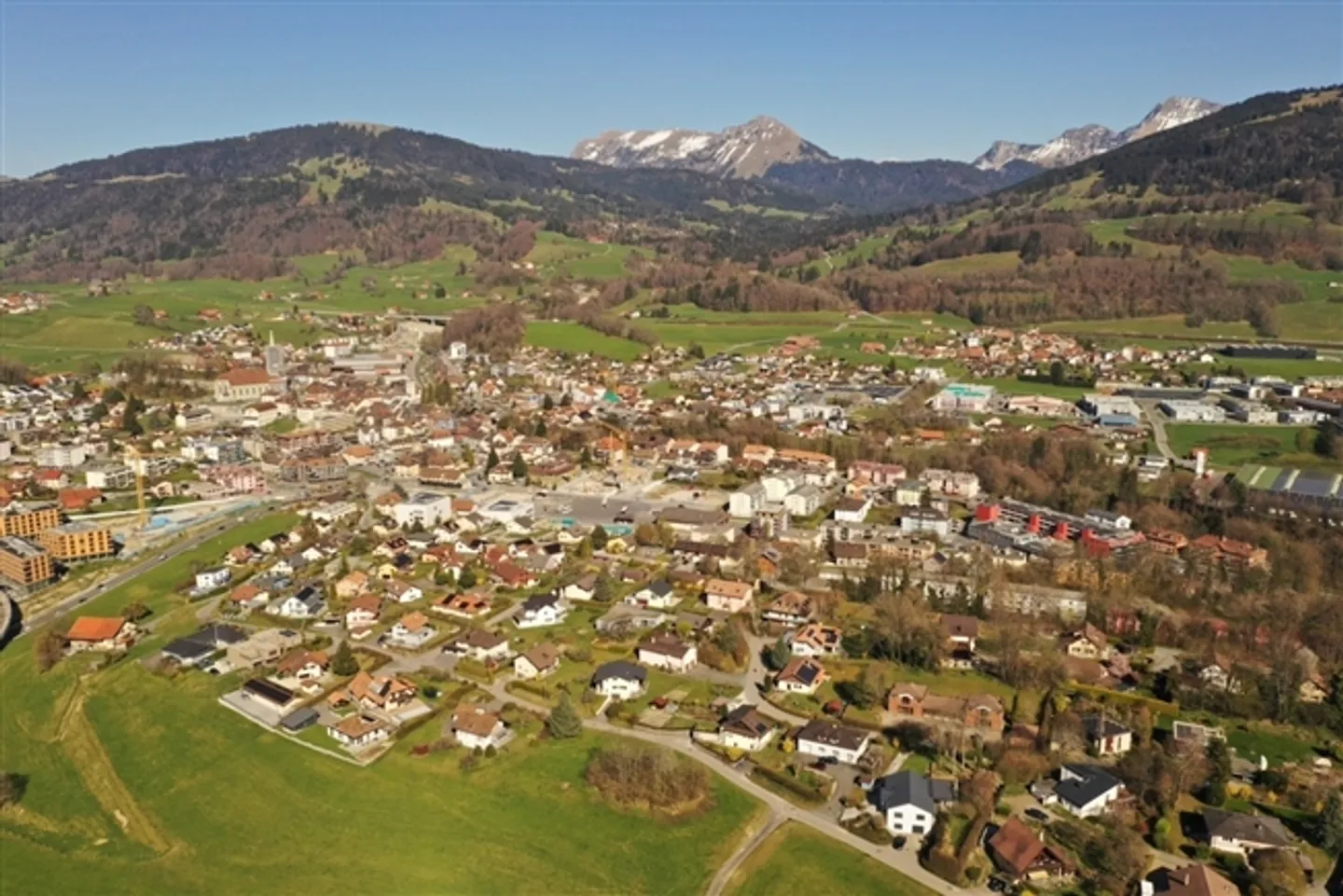 Fattoria ristrutturata con vista mozzafiato su Châtel-St-Denis – 2 sistemazioni - Foto 2 di 2