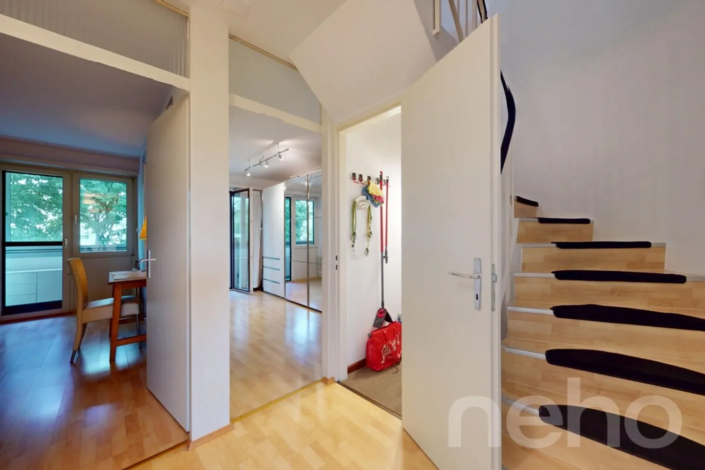 Duplex avec 2 balcons, garage et vue sur la verdure - Photo 10 sur 12