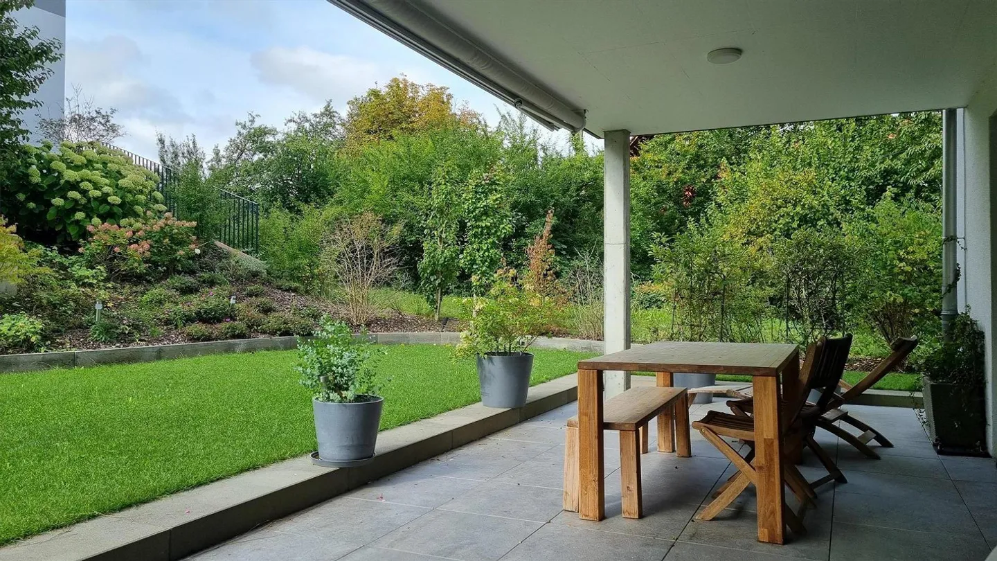 Appartamento al piano terra di 4,5 stanze con patio - Foto 2 di 15