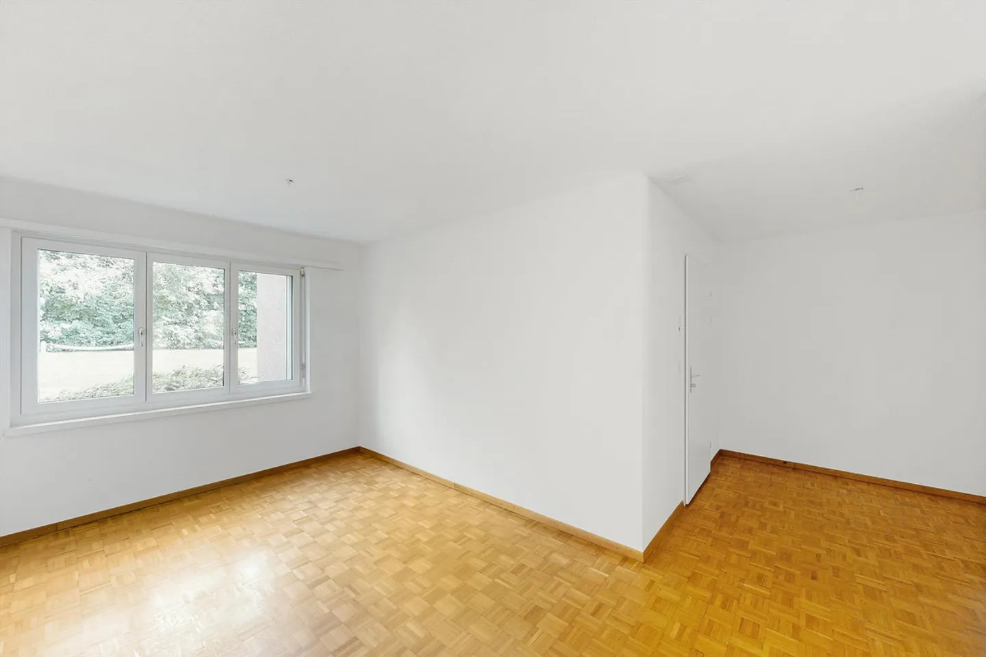 Bright 3.5-room apartment with balcony - Photo 4 of 11