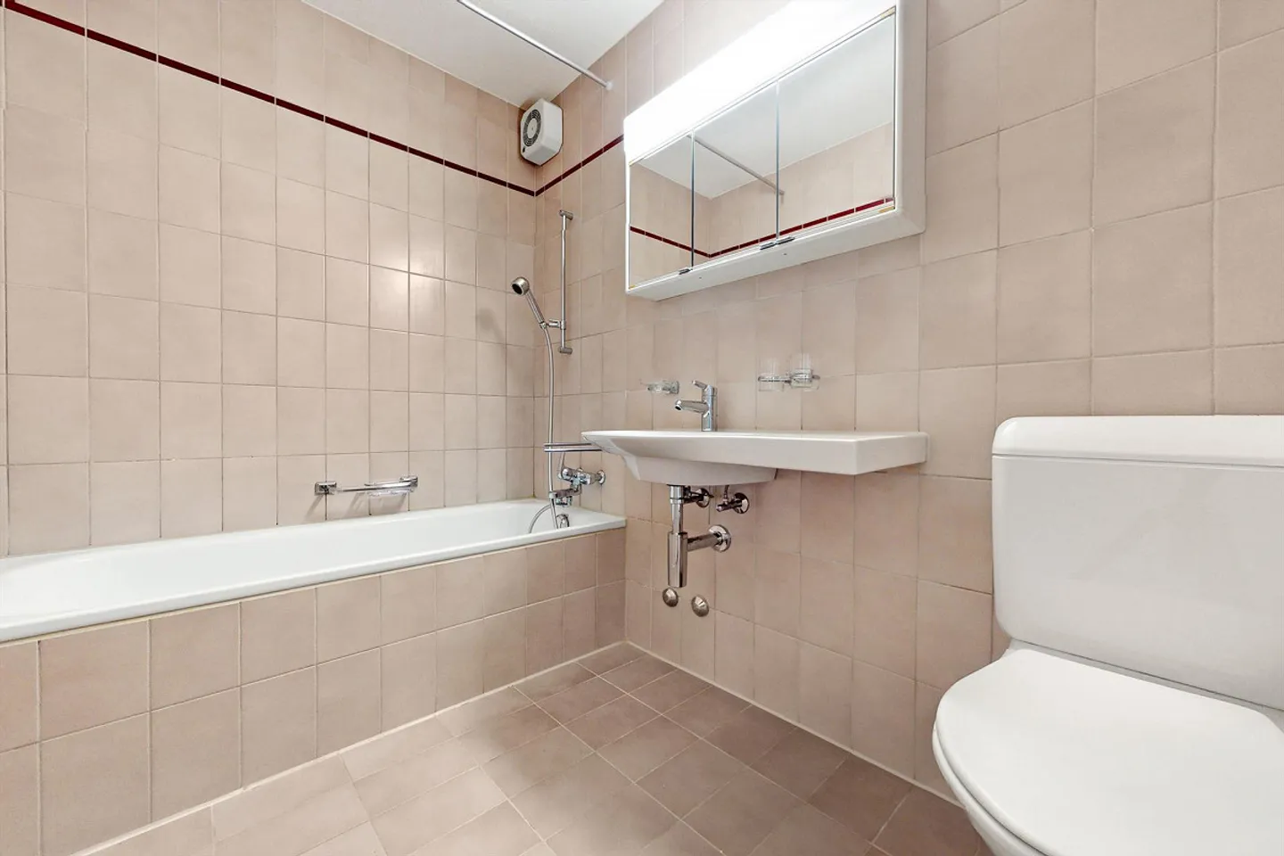 Bright 3.5-room apartment with balcony - Photo 9 of 11