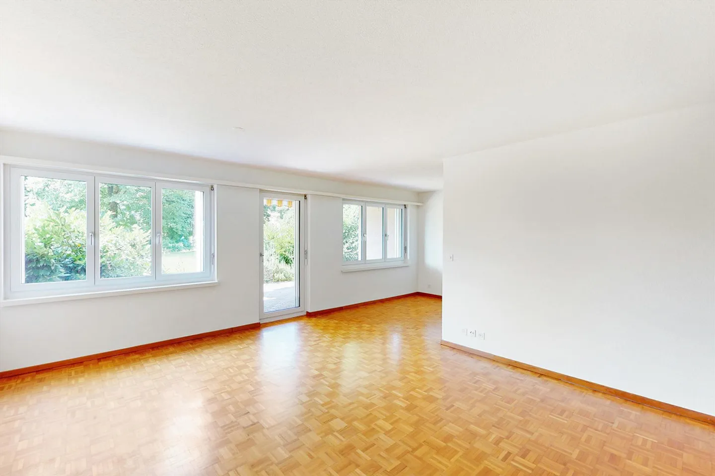 Bright 3.5-room apartment with balcony - Photo 2 of 11