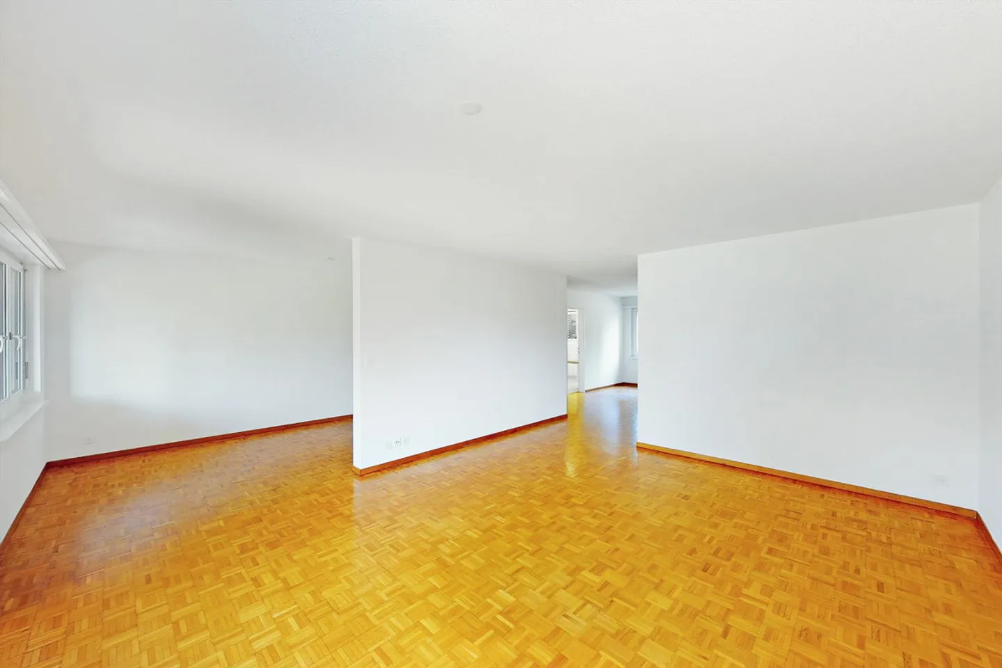 Bright 3.5-room apartment with balcony - Photo 3 of 11