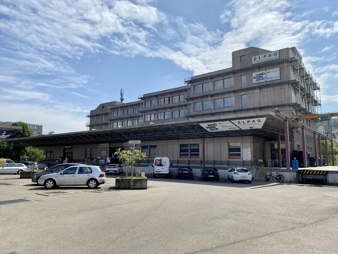 Spazio commerciale attraente situato nel centro di Winterthur-Tössfeld - utilizzo flessibile - Foto 1 di 2