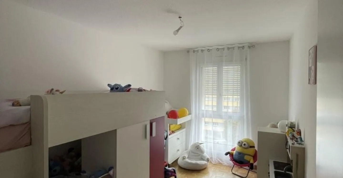 Appartement Charmant dans Quartier Résidentiel - Photo 6 sur 7
