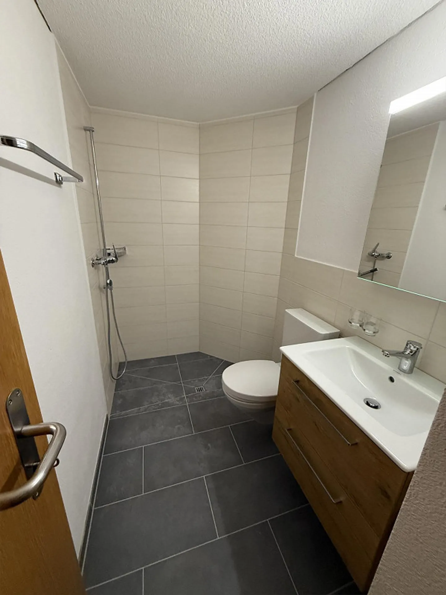 4,5 Zimmerwohnung mit neuen Bäder und neuer Küche 122m2 - Foto 8 von 19