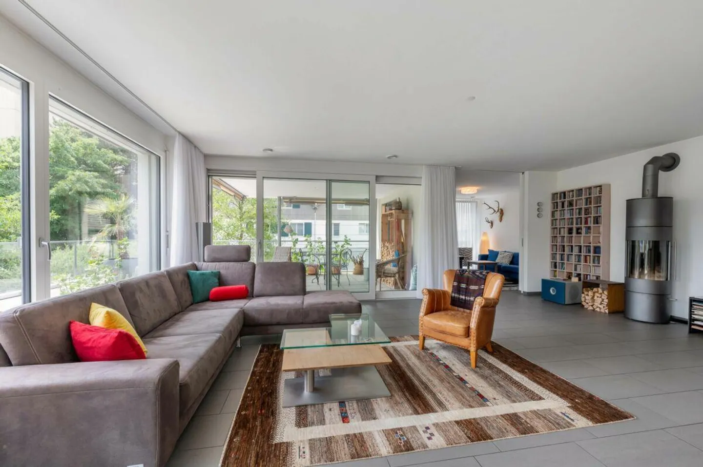Modern 5.5-room terrace apartment with wonderful views of the Aare - Photo 2 of 22