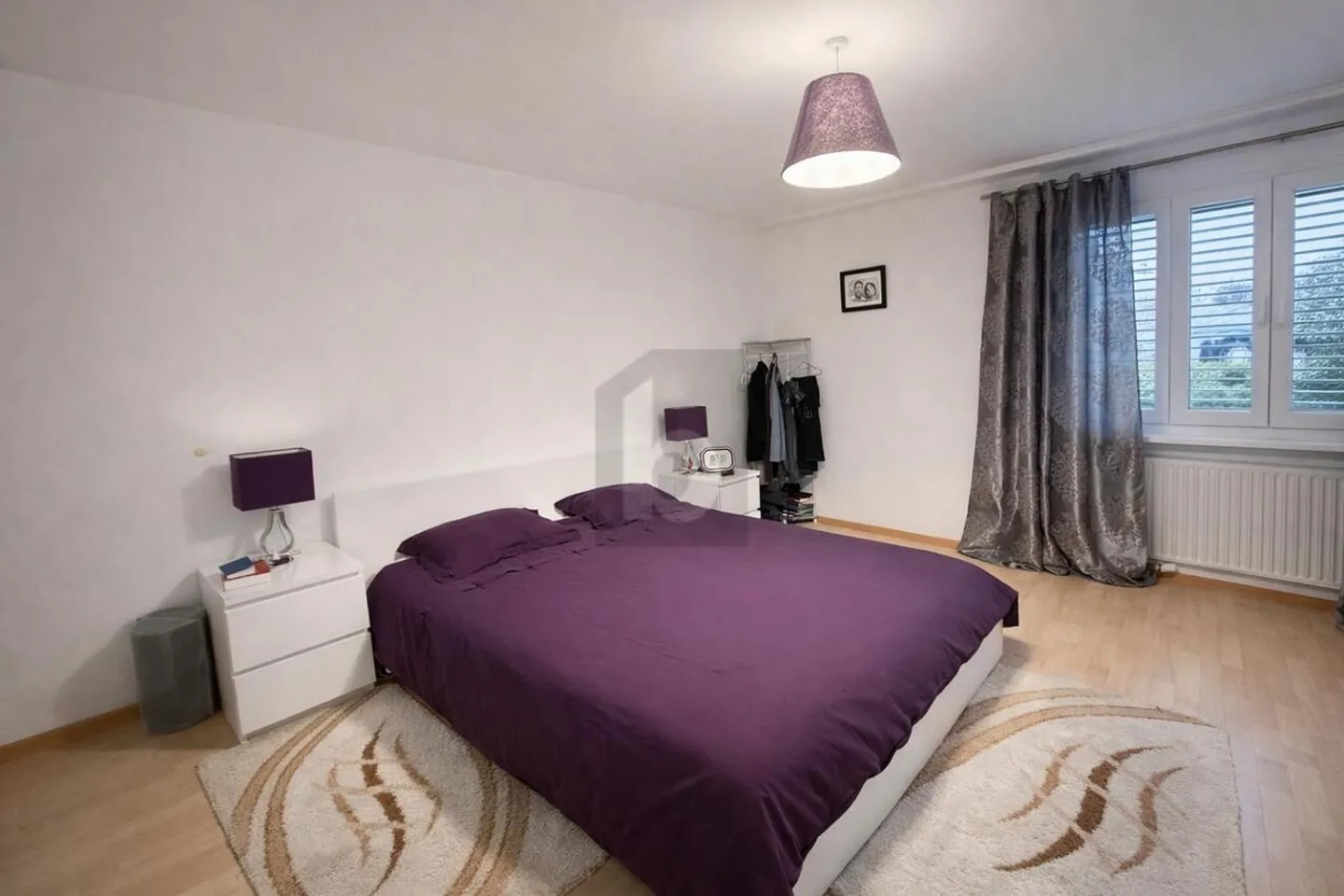 Charming Apartment with Balcony - Photo 4 of 6