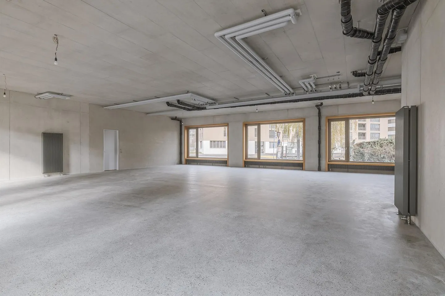 Commercial Property in Biel - Photo 2 of 7