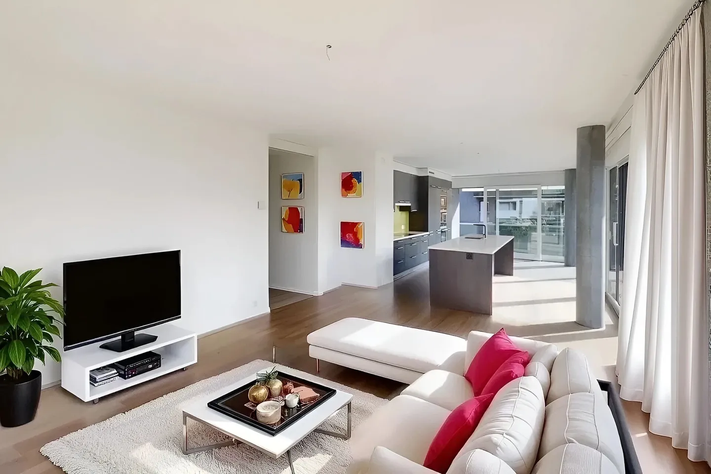 Superbo appartamento di 5 stanze con grande balcone di 40m2 - Foto 1 di 12