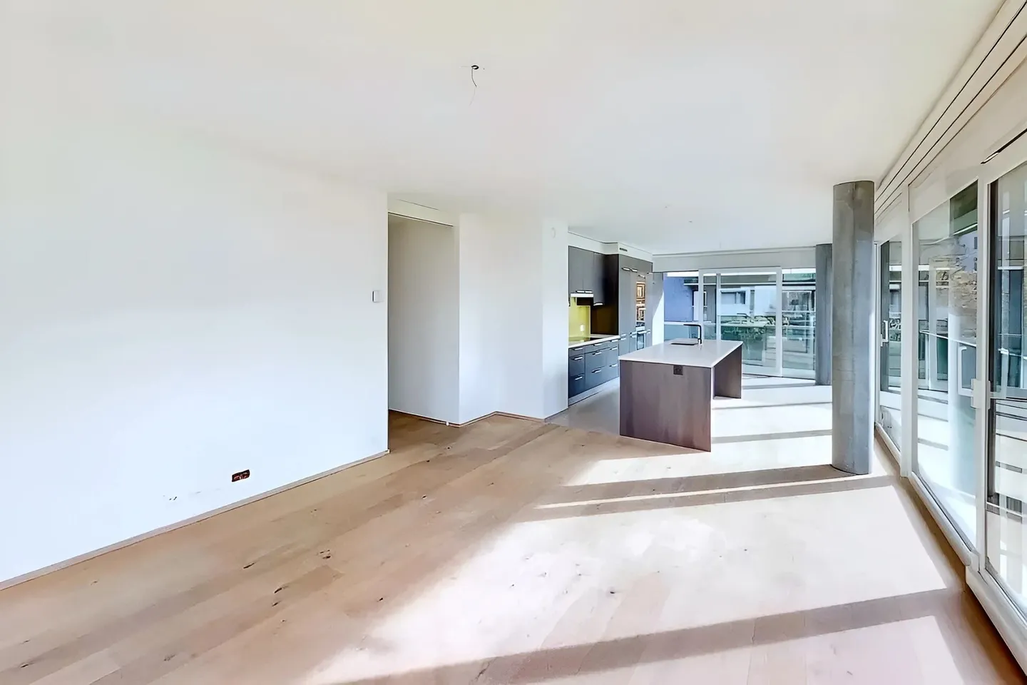 Superbo appartamento di 5 stanze con grande balcone di 40m2 - Foto 2 di 12