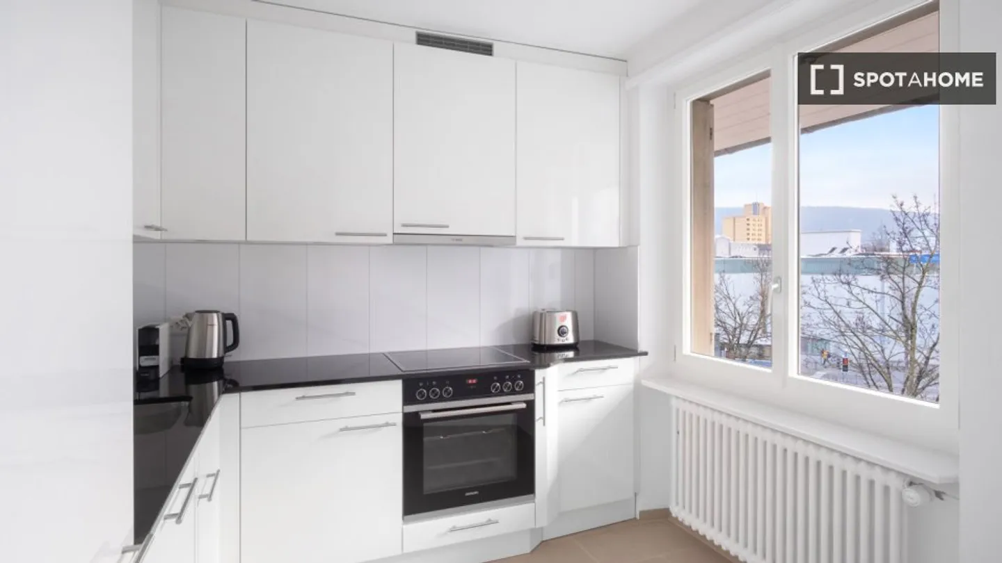 Entdecke, besichtige und miete dein neues Zuhause online mit vollem Vertrauen. - Foto 4 von 17