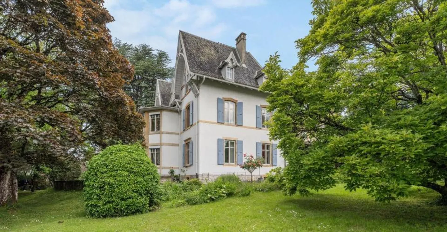 Beautiful prestigious family home in the heart of nature - Photo 1 of 7