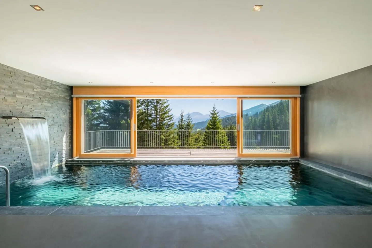 Noble Mountain Residence Ensemble in a Privileged Ski-in/Ski-out Location - Photo 3 of 7