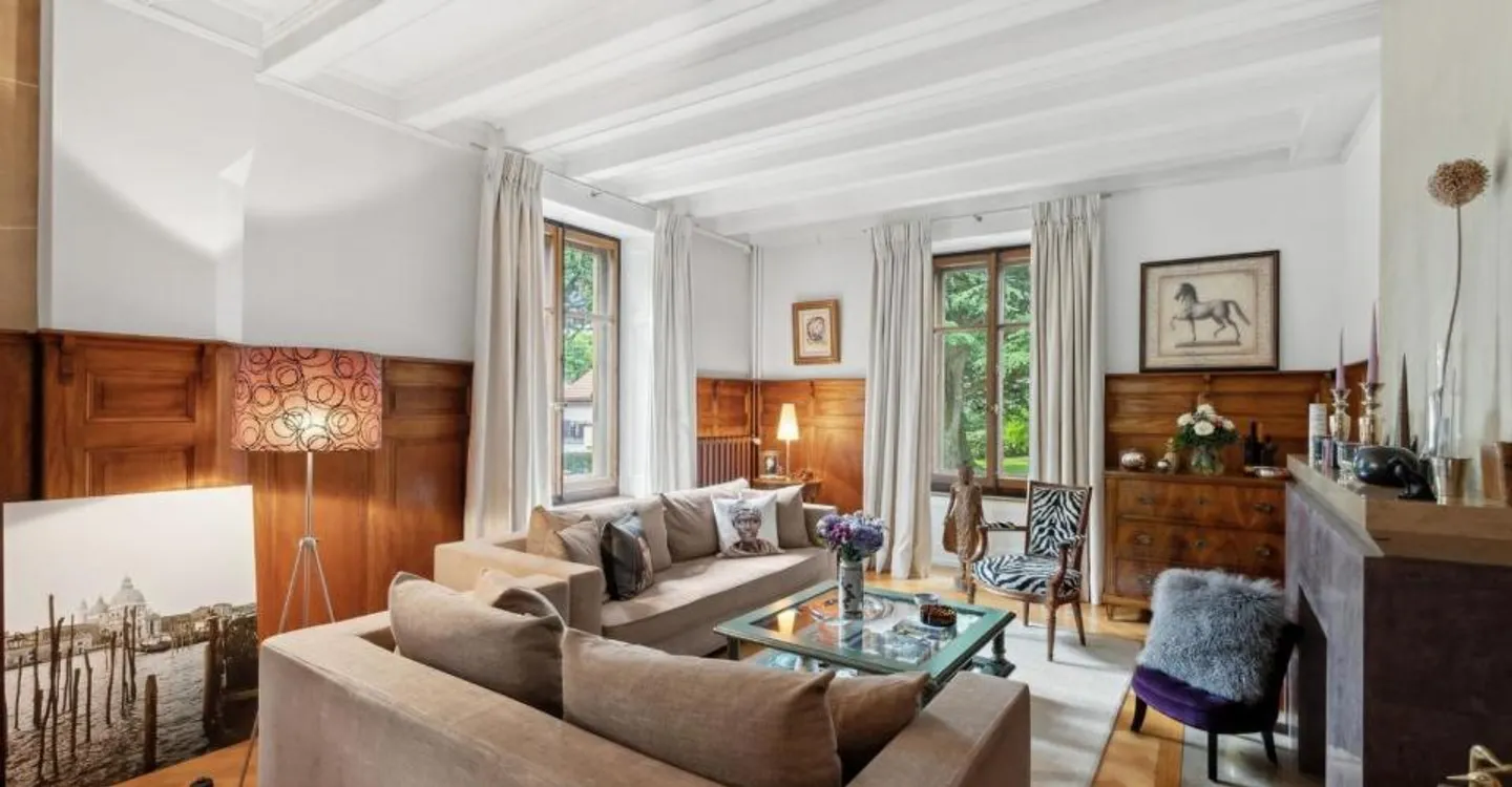 Beautiful prestigious family home in the heart of nature - Photo 3 of 7