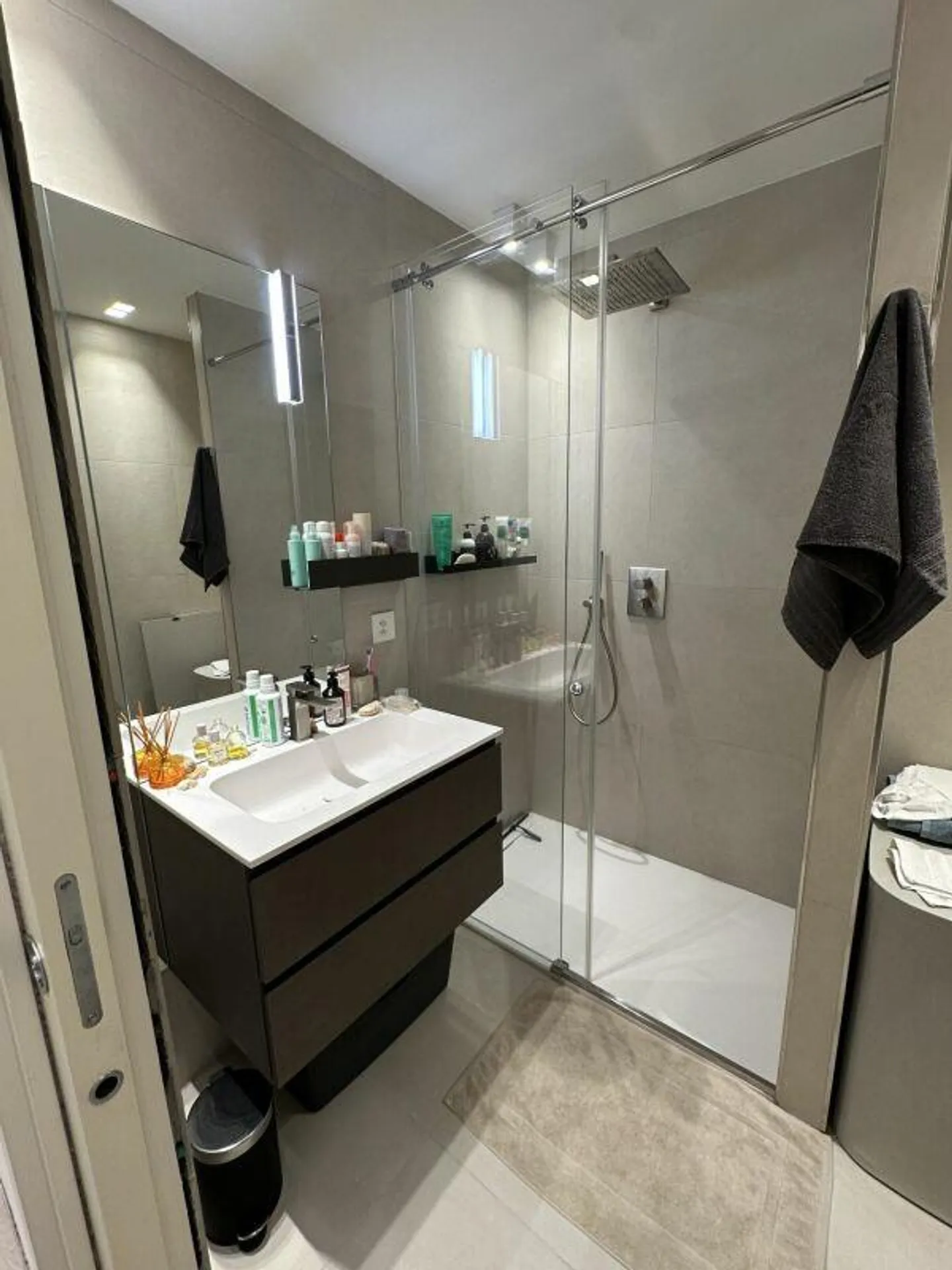 Elegantes 3,5-Zimmer-Wohnung, eingerichtet, in kurzer Entfernung zur Stadt - Foto 10 von 11