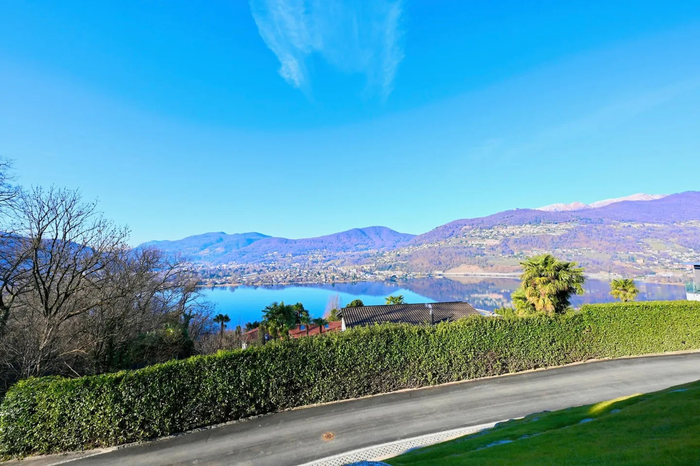 Primary Residence - Apartment with Garden and Lake View - Photo 5 of 17