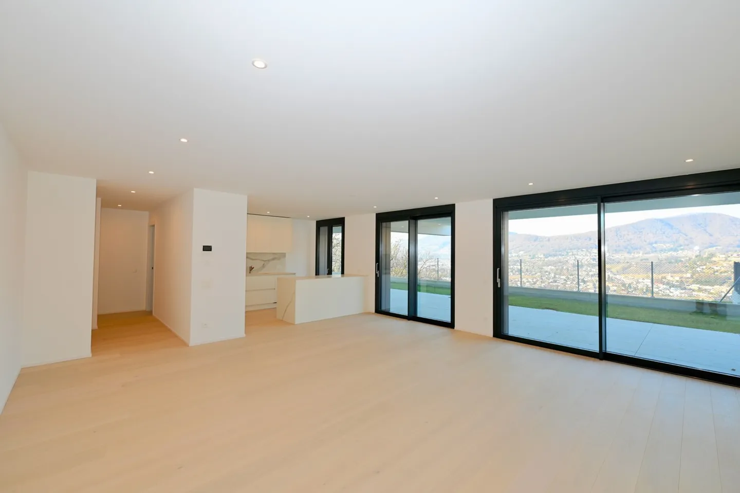 Primary Residence - Apartment with Garden and Lake View - Photo 8 of 17