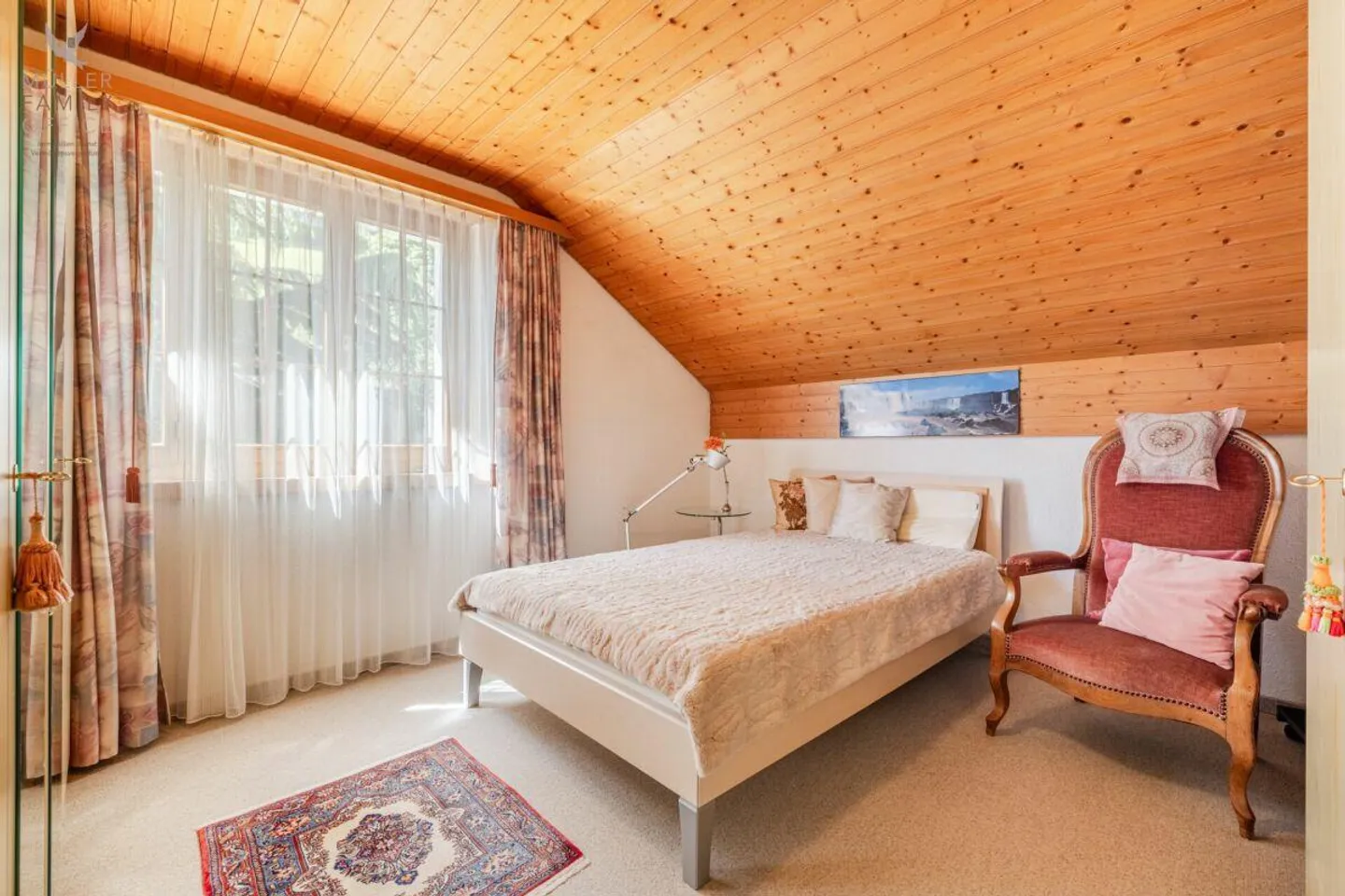 Family-friendly single-family house with beautiful lake view - Photo 11 of 13