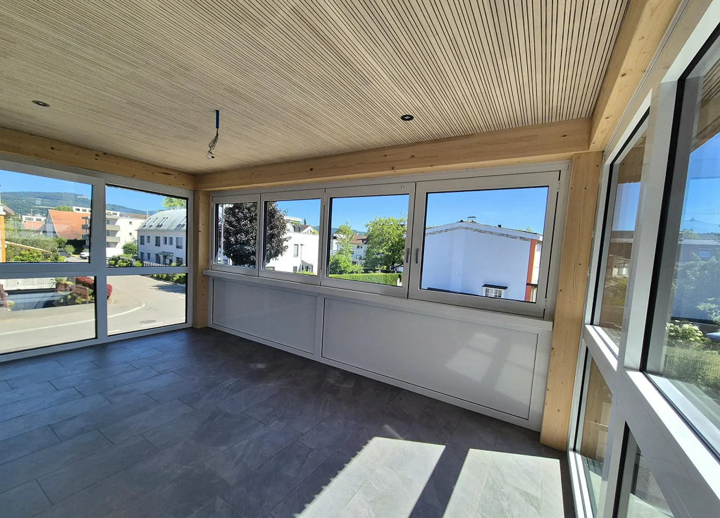 Moderne 4.5-Zimmer-Wohnung in Reinach - Foto 4 von 16