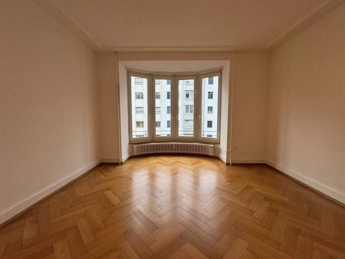 Appartement lumineux de 2,5 pièces avec balcon au Wasgenring - Photo 5 sur 7