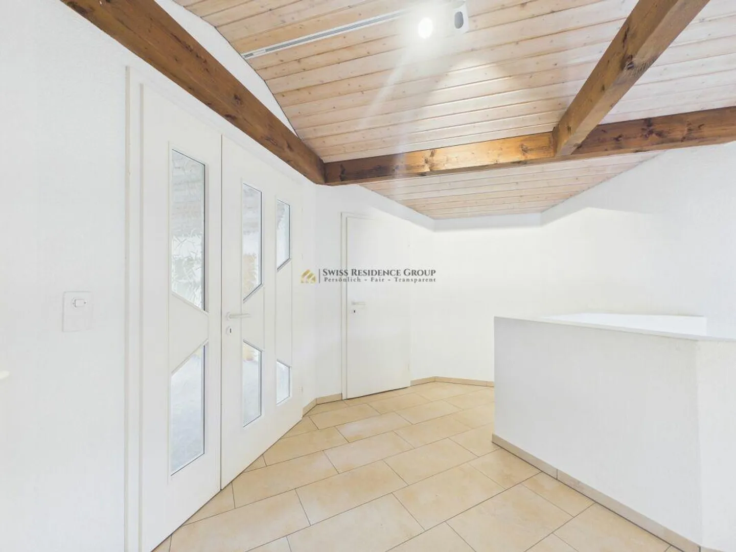 Casa unifamiliare con grande terreno e parcella agricola adiacente - Foto 11 di 22