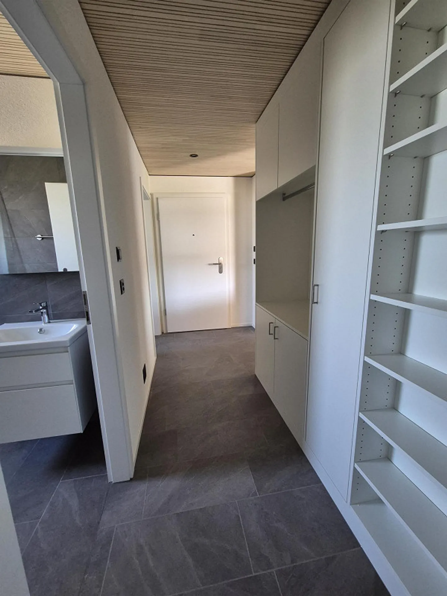 Moderne 4.5-Zimmer-Wohnung in Reinach - Foto 8 von 16