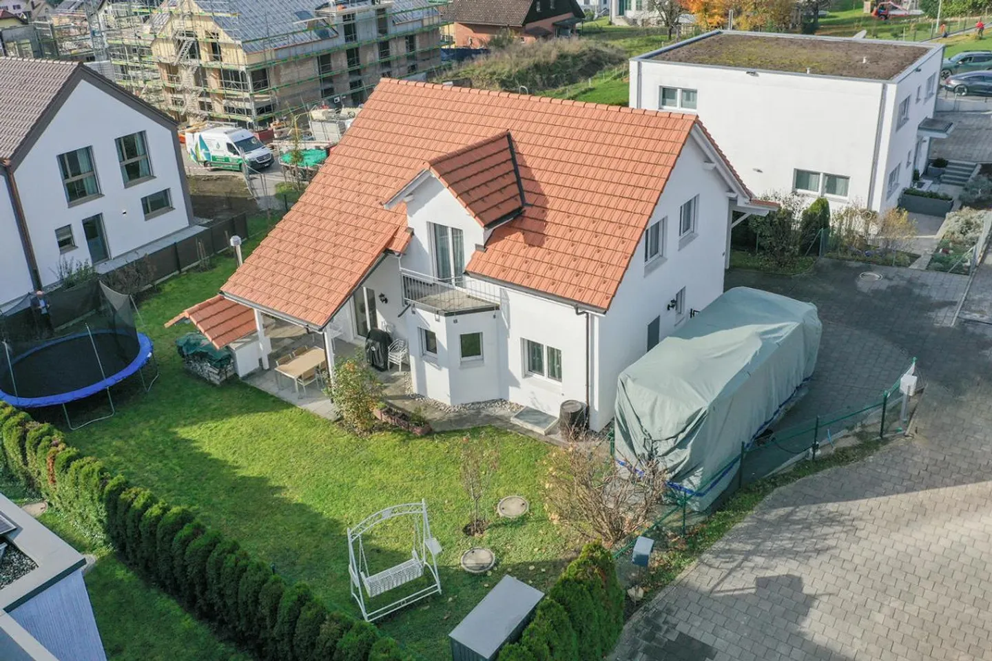 Neuwertiges Haus zum Verlieben – optimal als Familienbasis - Foto 2 von 14