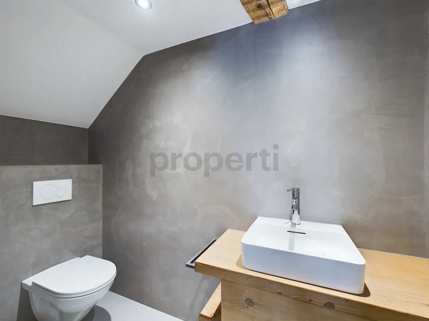 Charming Renovated Duplex Home - Photo 12 of 13