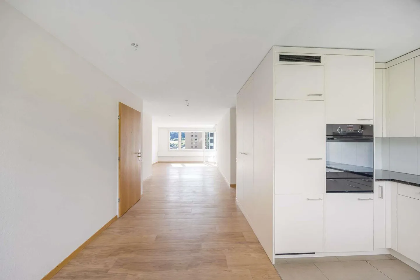 Central 4.5-room apartment with panoramic view - Photo 2 of 13