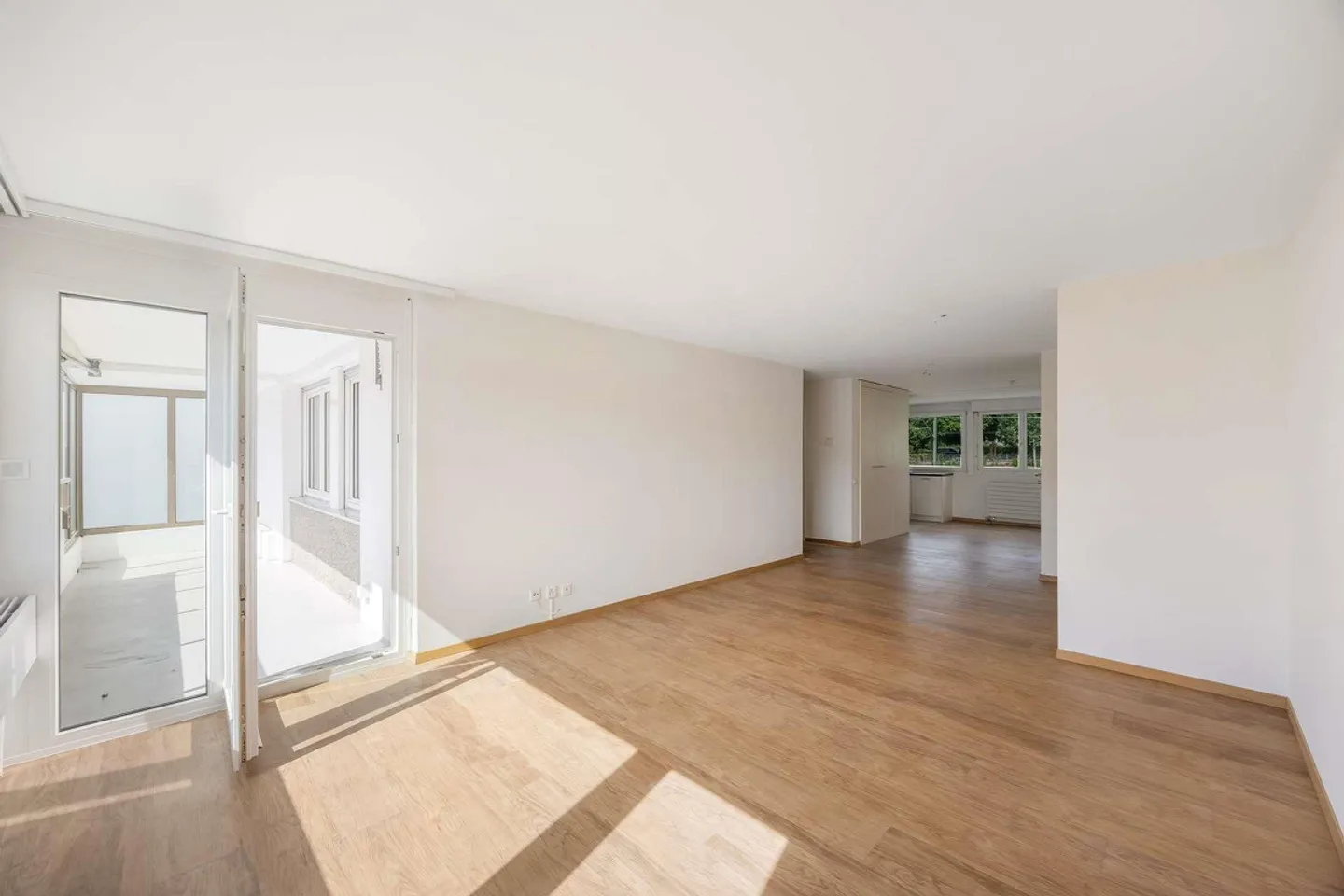 Central 4.5-room apartment with panoramic view - Photo 3 of 13