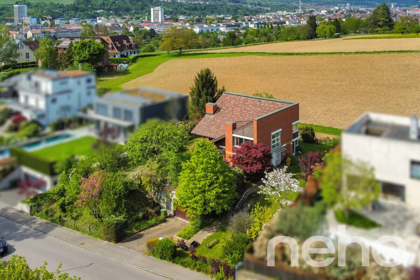 La tua nuova casa ai margini della zona edificabile a Riehen - Foto 1 di 13