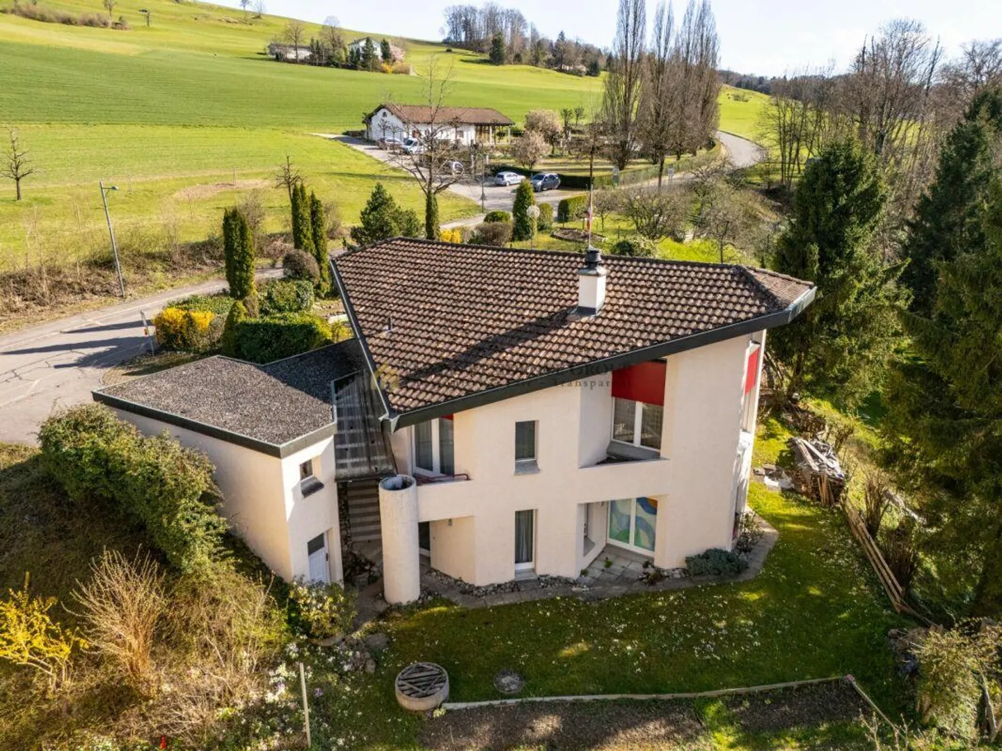 Casa unifamiliare con grande terreno e parcella agricola adiacente - Foto 21 di 22