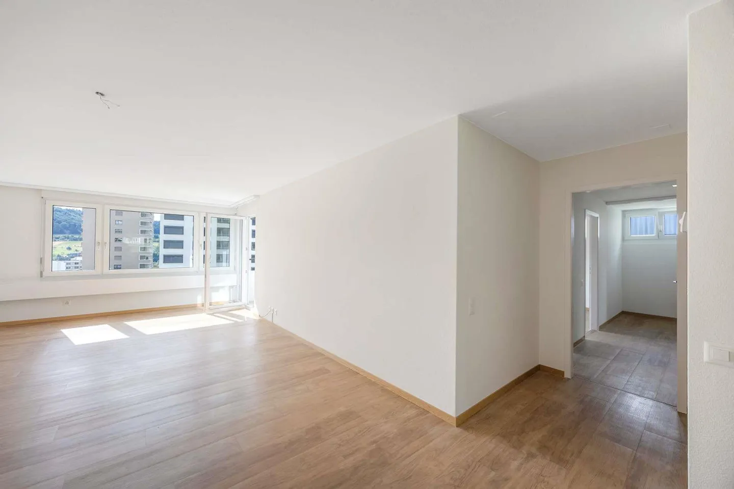 Central 4.5-room apartment with panoramic view - Photo 8 of 13