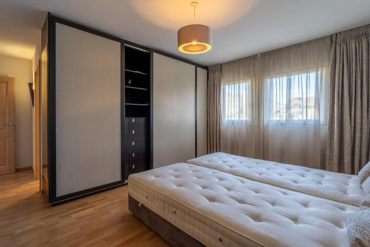 Magnificent 4.5-room apartment in Mont-sur-Rolle - Photo 9 of 19