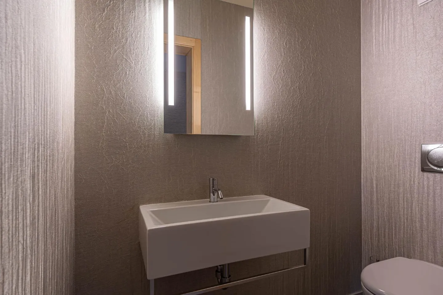 Magnificent 4.5-room apartment in Mont-sur-Rolle - Photo 8 of 19