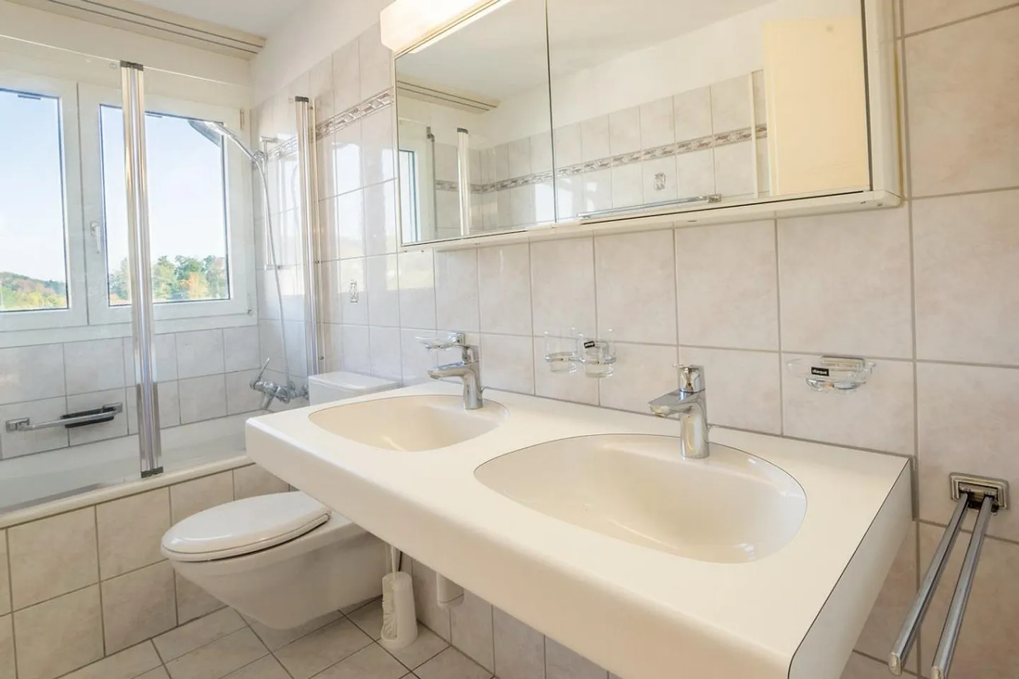 Appartamento soleggiato di 3,5 stanze - Foto 3 di 8