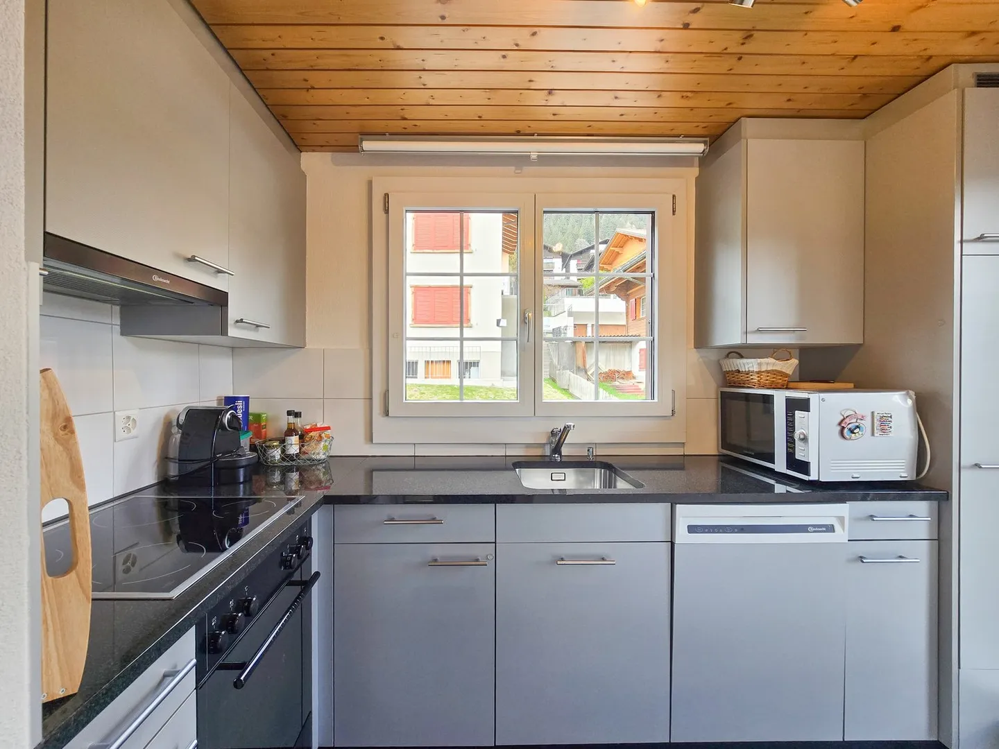 Charming 9.5-room chalet in Adelboden with stunning views - Photo 14 of 43