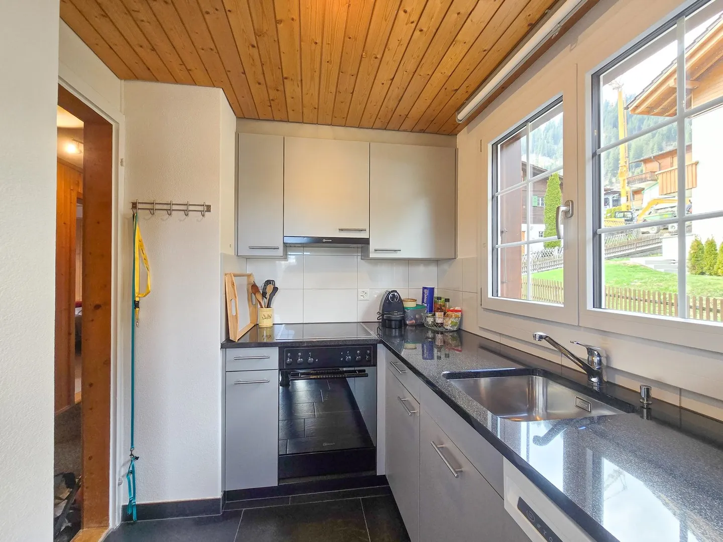 Charming 9.5-room chalet in Adelboden with stunning views - Photo 16 of 43