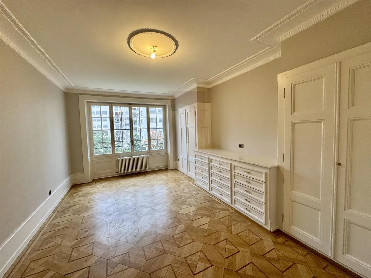 Beautiful Apartment near Bertrand Park - Photo 9 of 13