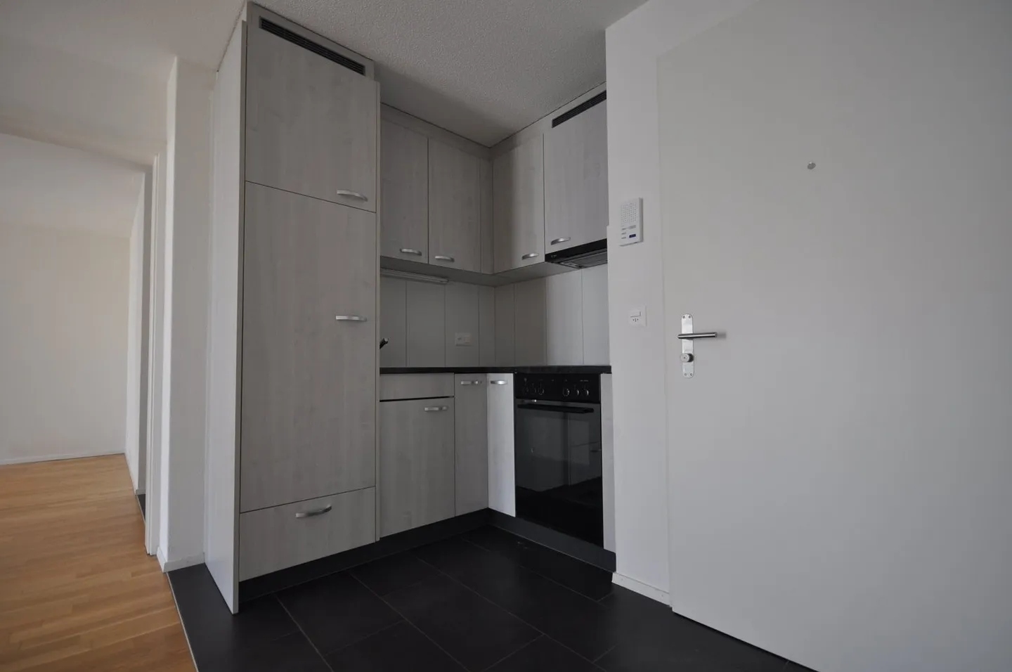 Appartamento 2.5 stanze al 7° piano - Foto 2 di 6