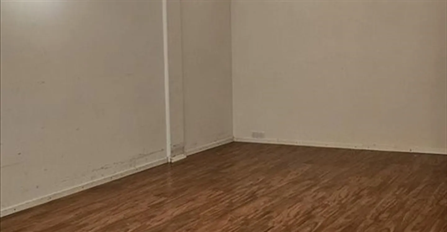 Commerce - Photo 10 of 12