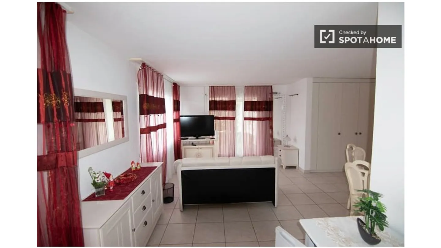 Charming Apartment in Zürich - Photo 15 of 18