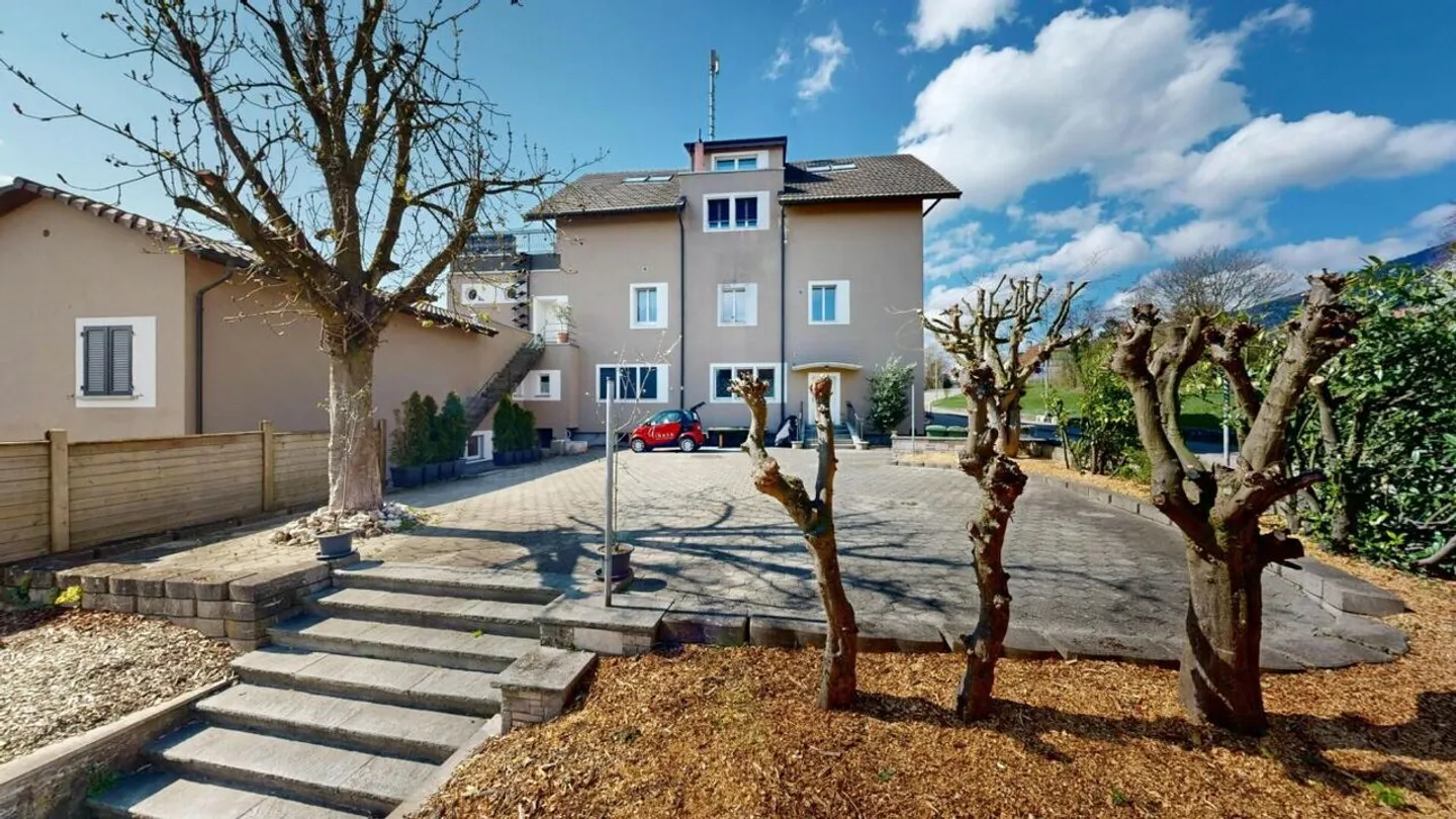 Investissement durable - Immeuble multifamilial entièrement loué dans un état modernisé - Photo 1 sur 16