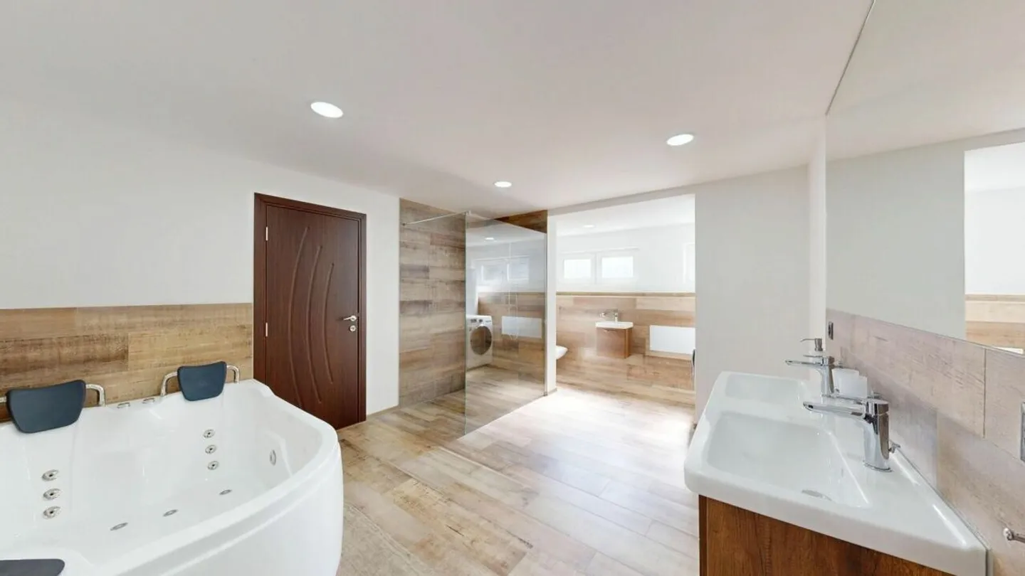 Investissement durable - Immeuble multifamilial entièrement loué dans un état modernisé - Photo 2 sur 16