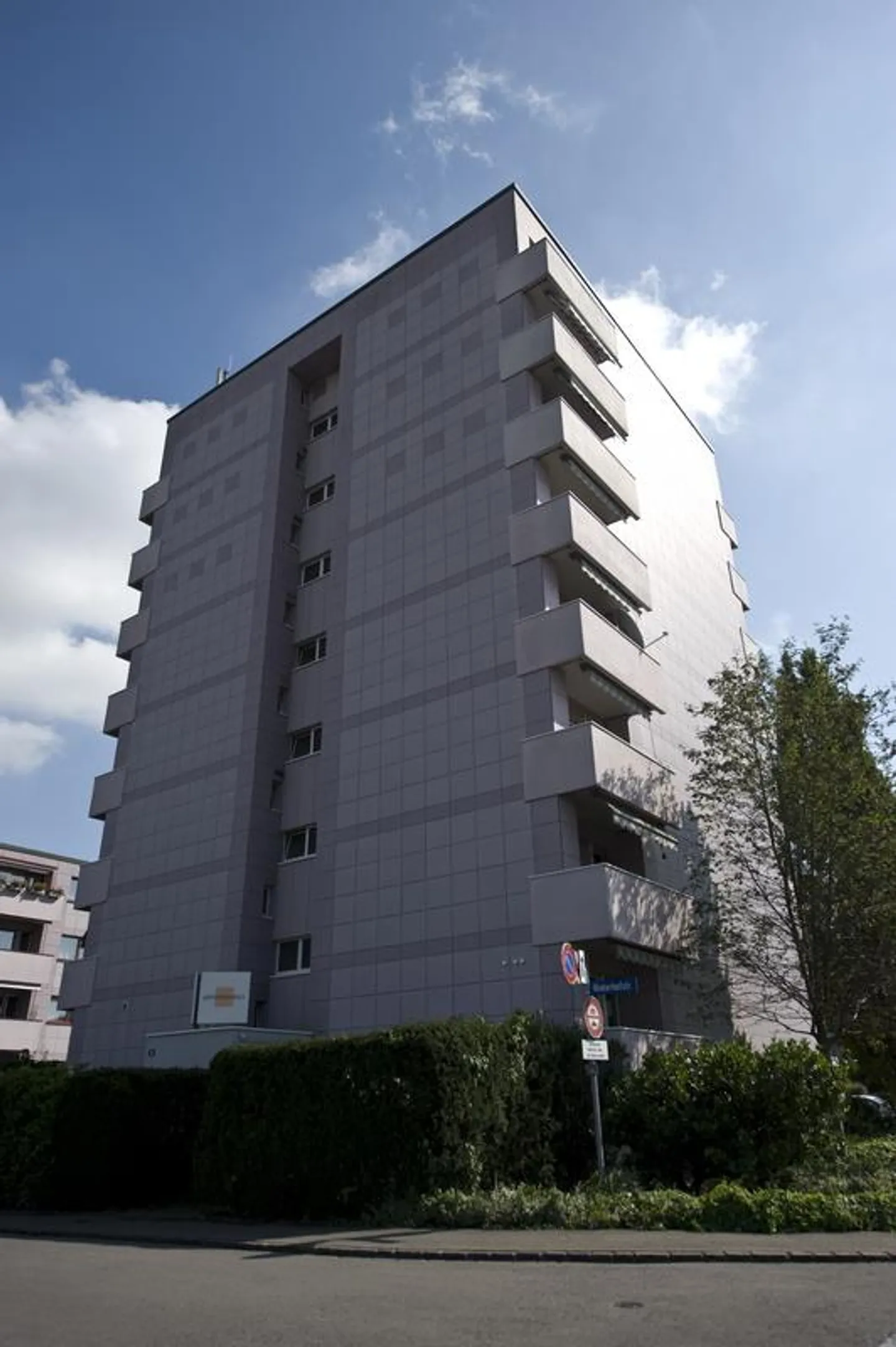 Cozy 1-room apartment in Kloten - Photo 1 of 3