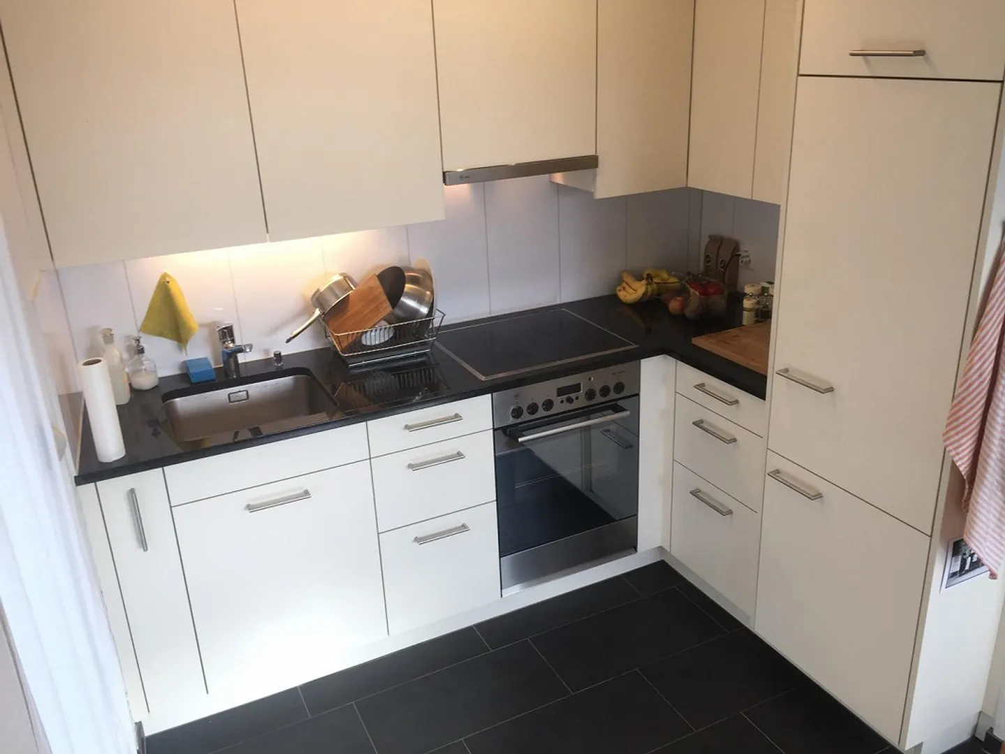 Charmant appartement de 1,5 pièce à louer au centre de Winterthur - Photo 2 sur 4