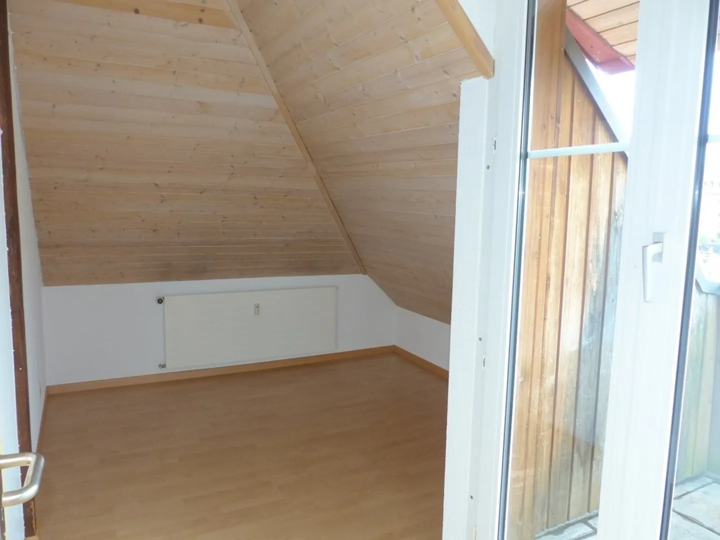 attraktive 3.5 Zimmer-Maisonettewohnung unmittelbar bei ÖV und Einkauf - Foto 5 von 10