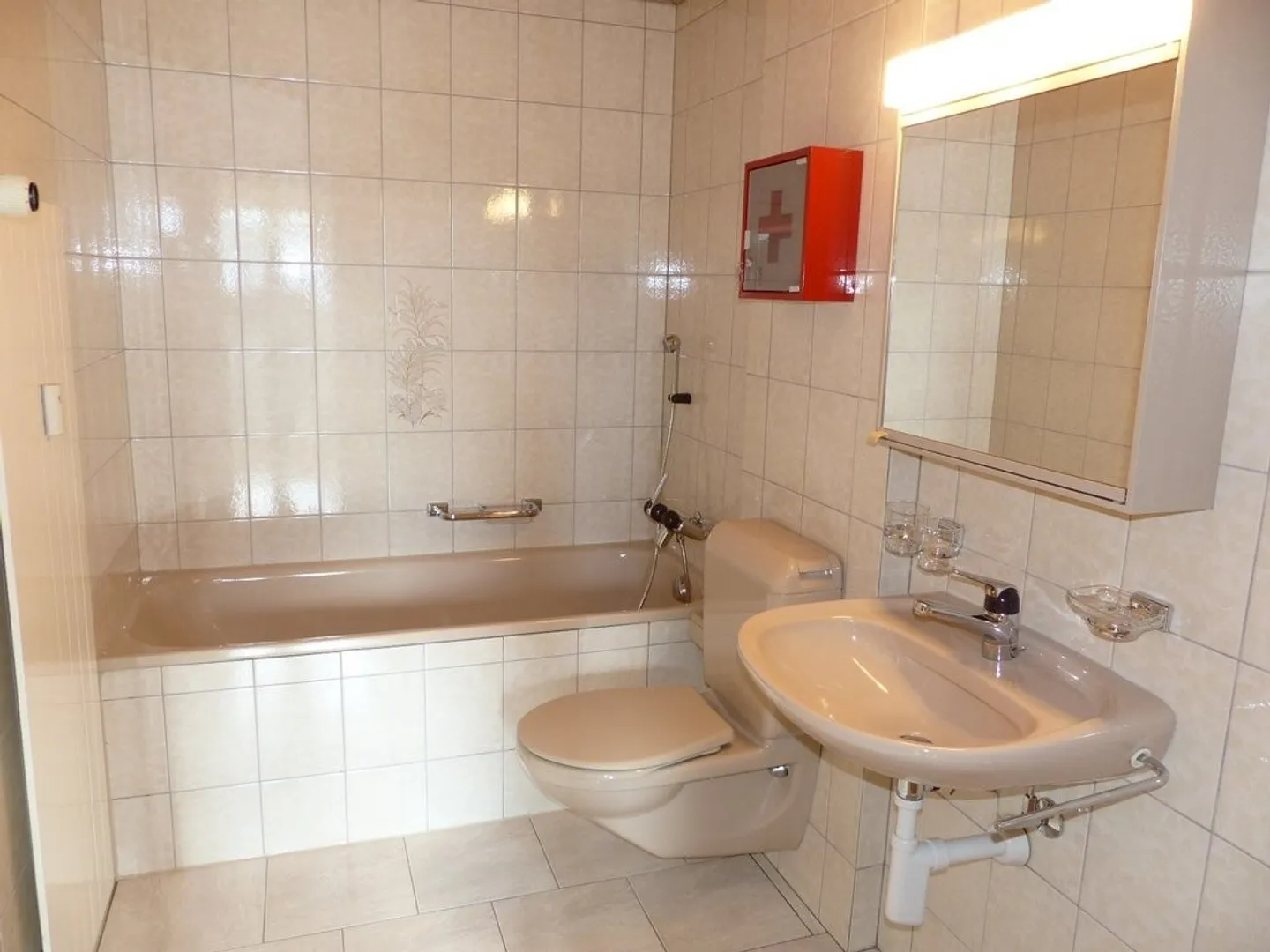 attraktive 3.5 Zimmer-Maisonettewohnung unmittelbar bei ÖV und Einkauf - Foto 6 von 10
