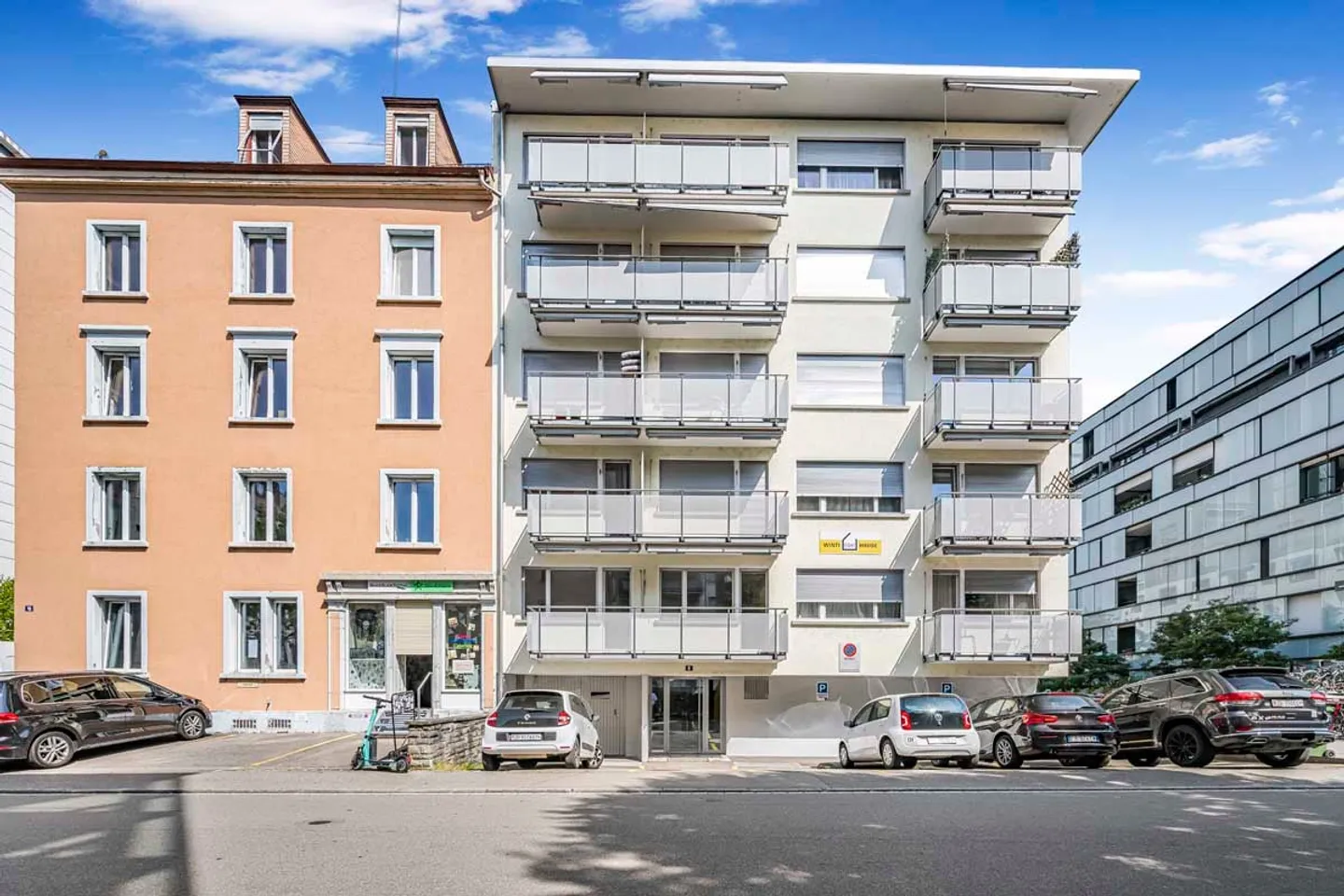 Aussenparkplatz neben dem Bahnhof Winterthur - Foto 1 von 1